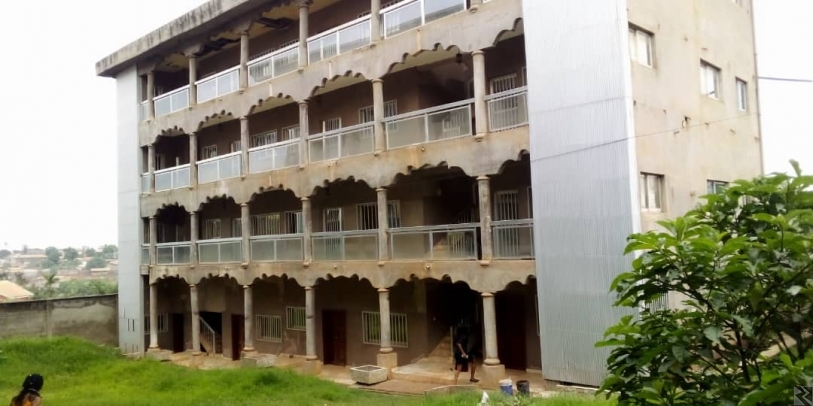 Main image of propriété pour entreprises à  louer a Biteng