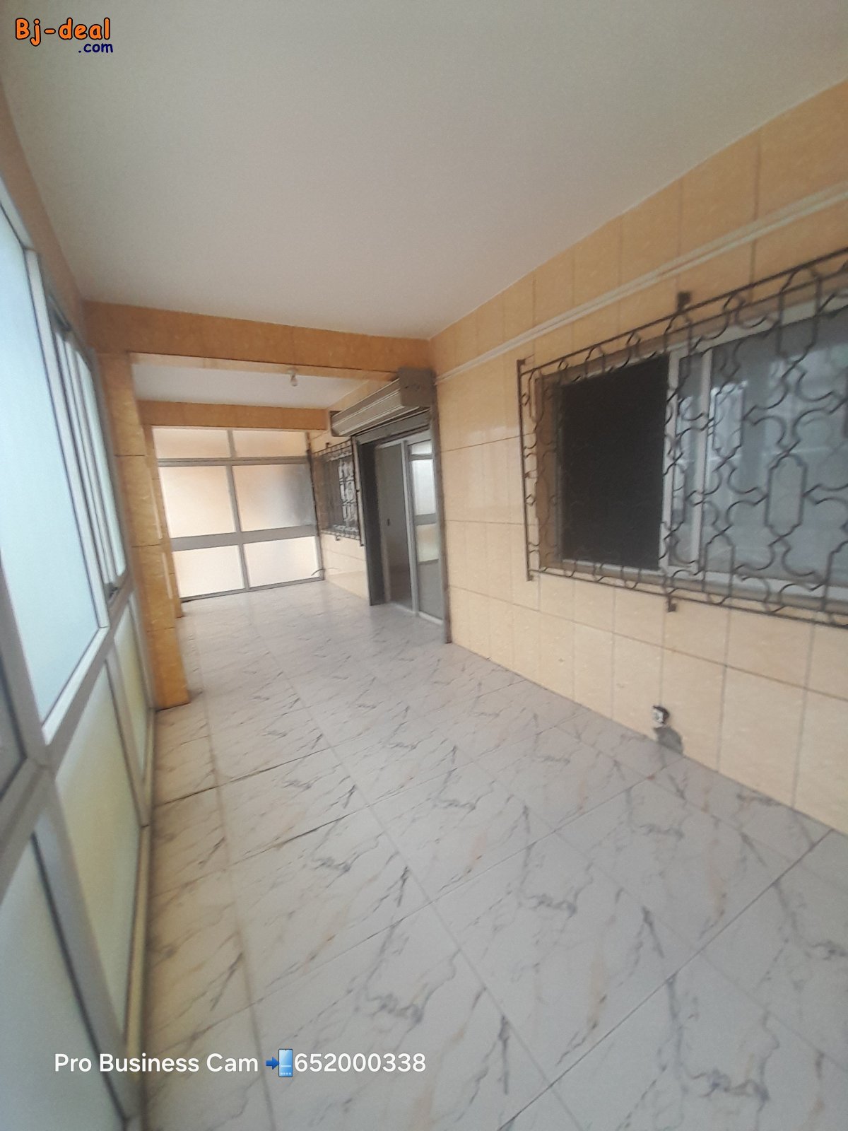 Image principale de Vaste appartement a louer a akwa 3chambres 2douches