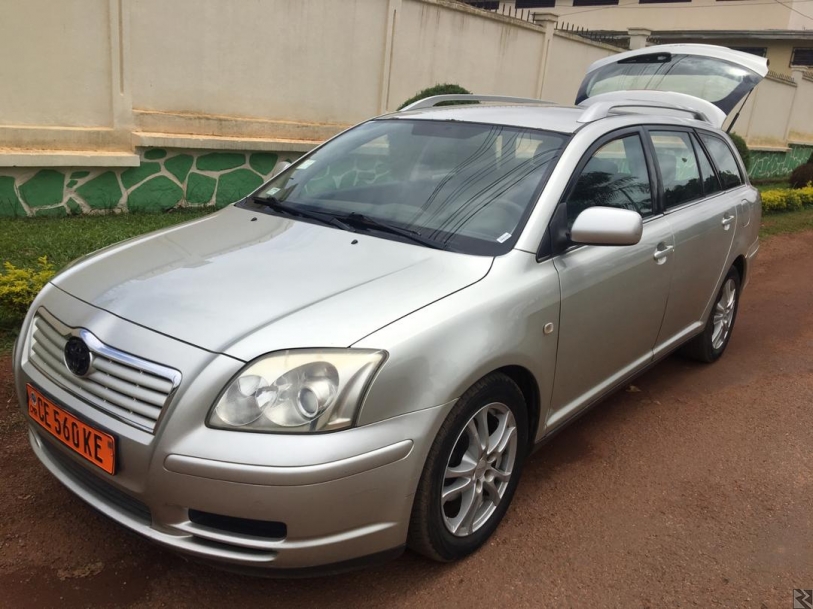 Main image of SUBLIME AVENSIS BREAK A LOUER AVEC CHAUFFEUR