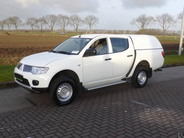 Main image of MAGNIFIQUE MITSUBISHI L200 A LOUER AVEC CHAUFFEUR