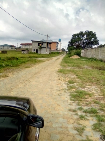 Image principale de Terrain Titré