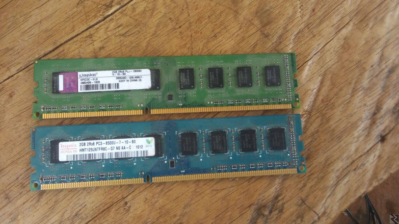 Image principale de Deux RAM de 2 giga disponible à  Yaoundé