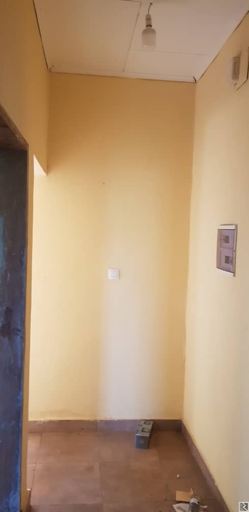 Main image of studio a Odza petit marché Prix 60000