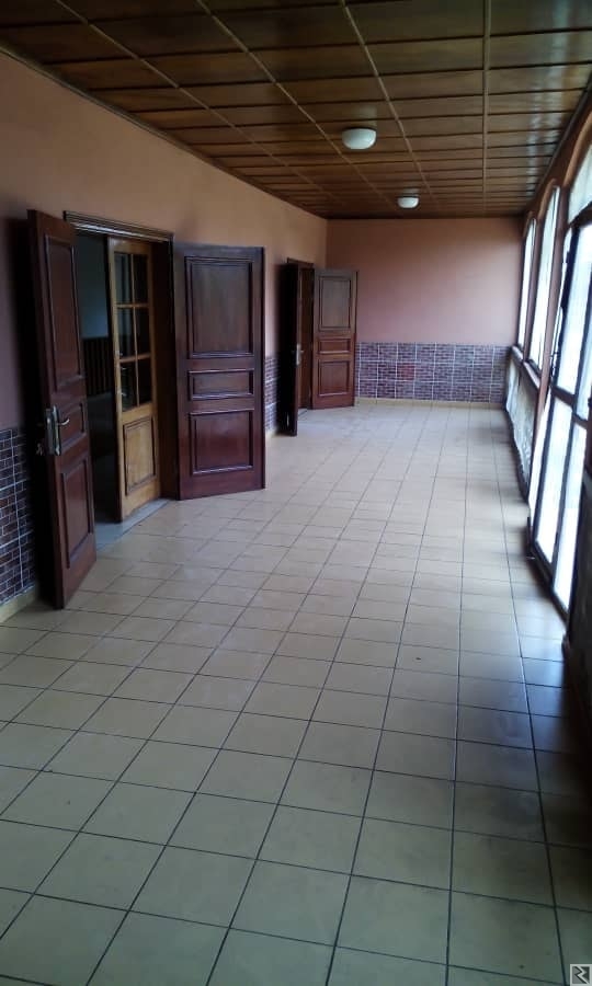 Main image of Grande villa titrée a vendre a l'Omnisports