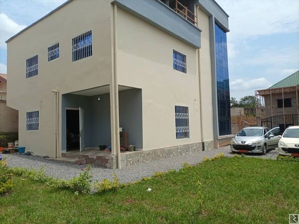 Main image of Triplex neuf sur 417m2 titré a vendre a Awae