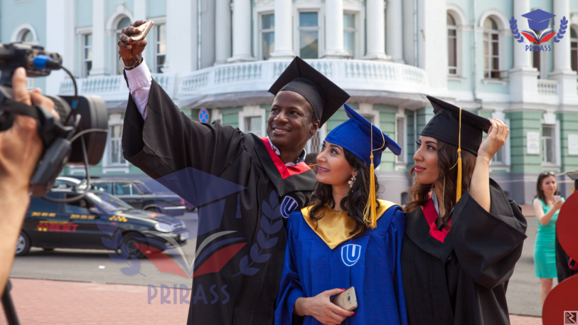 Main image of ETUDES EN RUSSIE