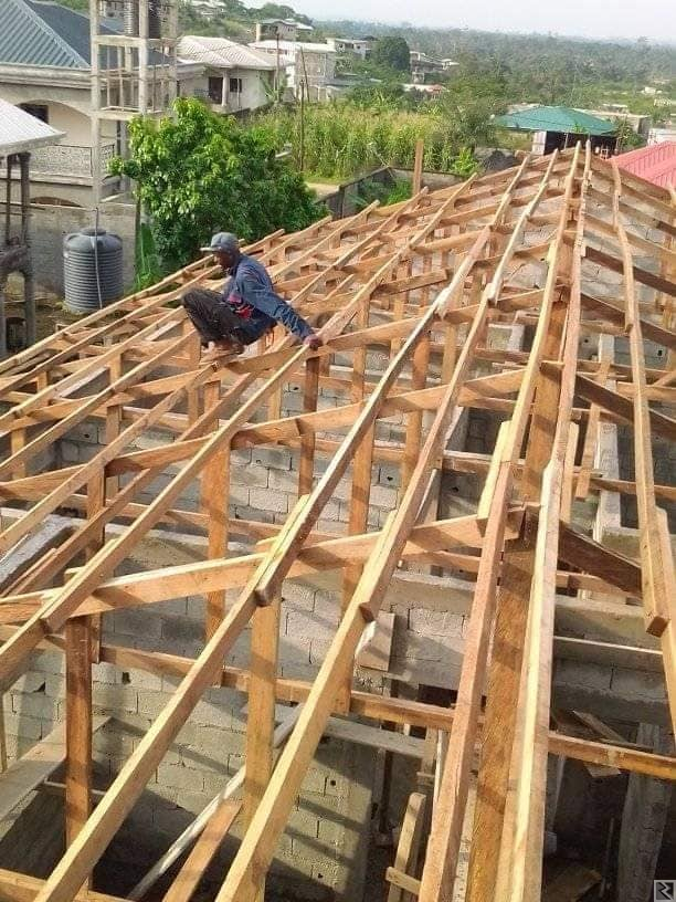 Main image of confection des charpentes et vente des tôles