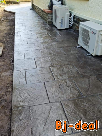 Image principale de FIRST MIT BETON IMPRIME