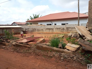 Image principale de Terrain titré d'une superficie de 350m2 , à  vendre à  EKOUNOU, dans une zone résidentielle