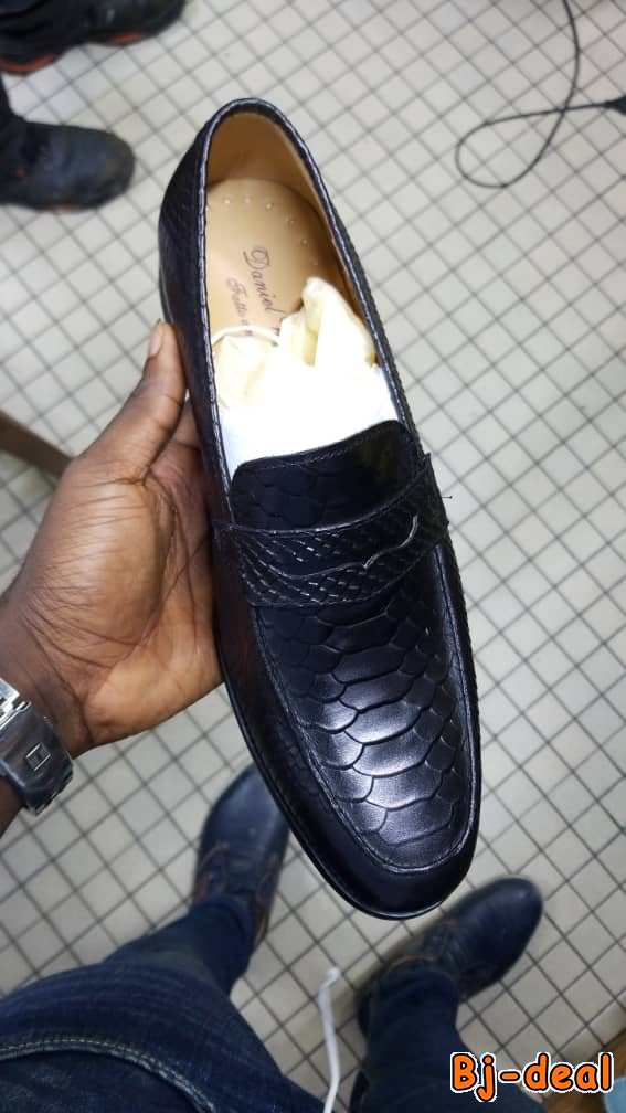 Main image of Chaussures pour hommes a vendre