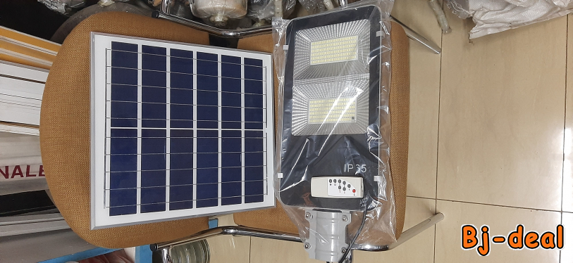 Main image of lampadaire solaire avec plaque et détecteur