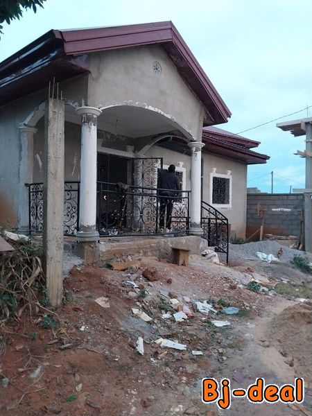 Main image of Villa sur 200m2 à vendre à Nkolnda 3 chambres 2