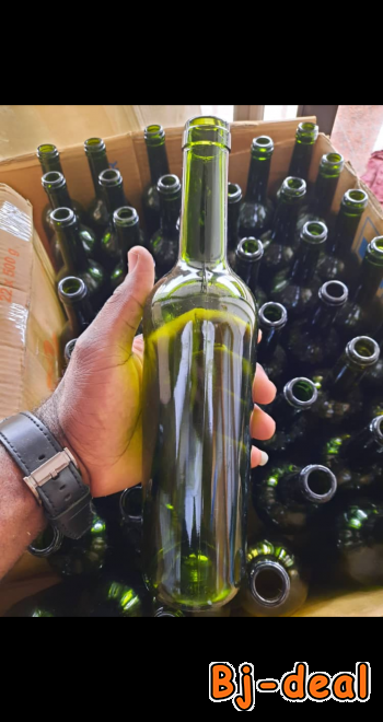 Main image of Bouteille de vin verte claire et brune