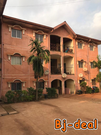 Main image of Immeuble à vendre bordure de route goudronnée