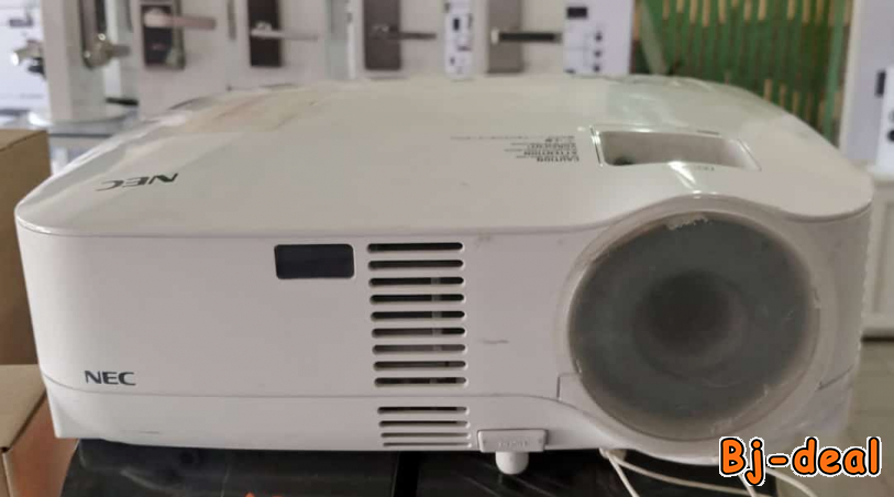 Image principale de ARRIVAGE DES VIDEOPROJECTEURS NEC ET SANYO