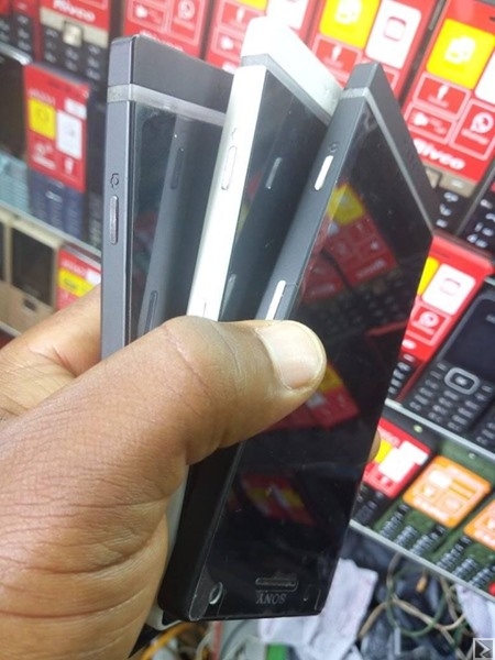 Main image of Sony xperia d'origine 32go de mémoire