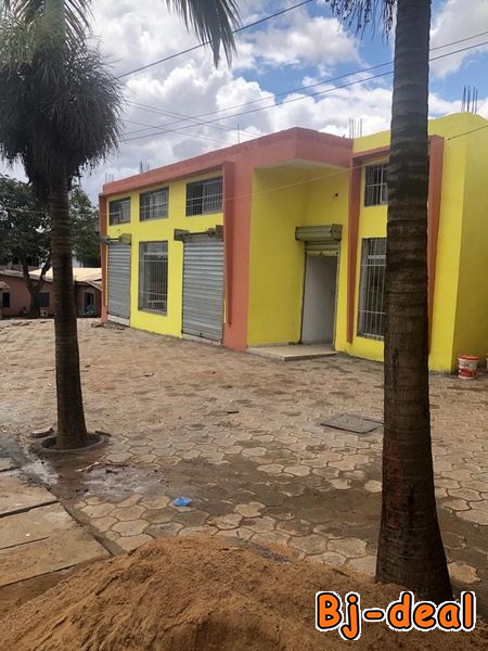 Image principale de Boutique neuve avec toilettes et terrasse