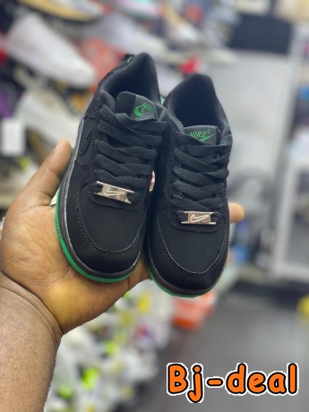 Main image of Tenis pour enfant a vendre