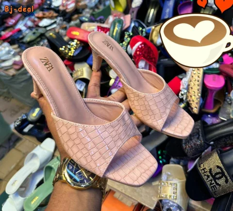 Image principale — Vente de chaussures au prix de rien