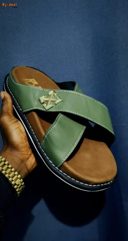 Image principale — élégance artisanale aux pieds des hommes de caractère