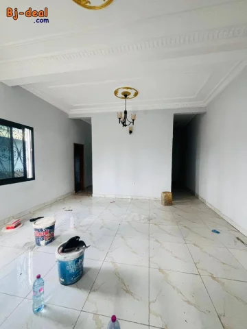 Image principale — Appartement avec gardien forage parking prépayé à Odza Auberge bleue