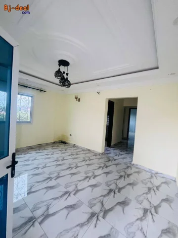 Image principale — Appartement avec gardien forage parking prépayé à Odza Fecafoot
